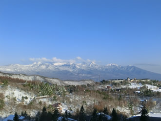 車山高原スキー場と蓼科山